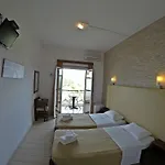 Ξενοδοχείο Tina Limni (Corfu)