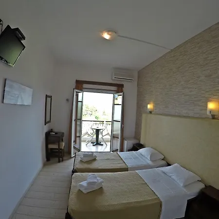 מלון Tina Limni (Corfu)