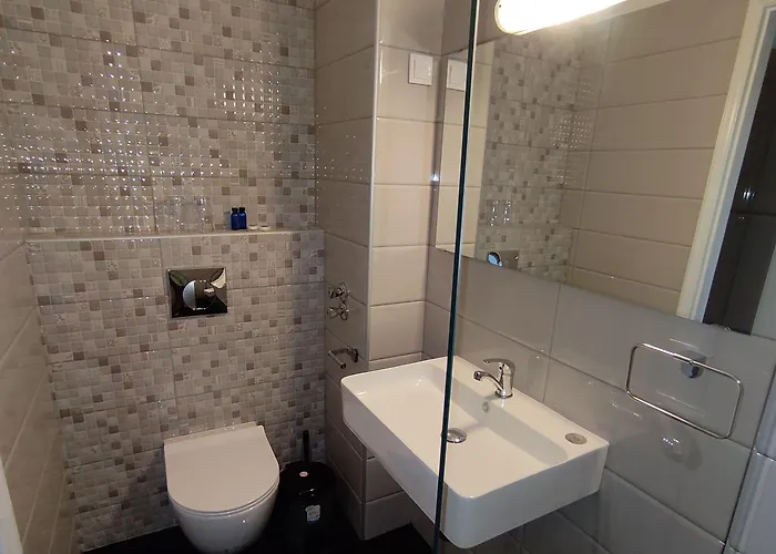 Hotel Tina 2*